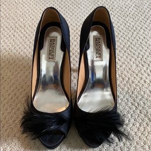 Badgley Mischka black pumps